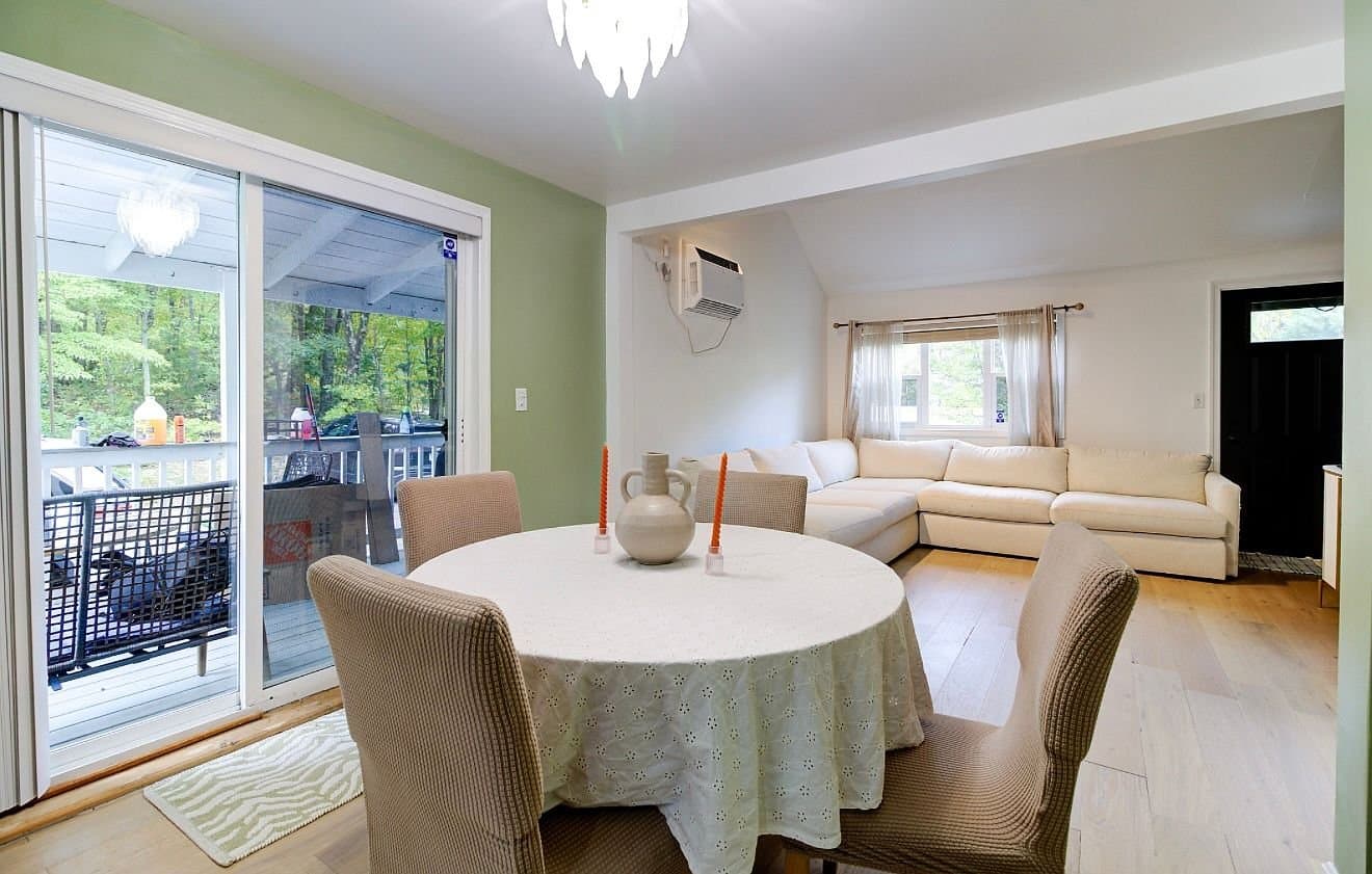 North Scituate House: 188 Snake Hill Rd
