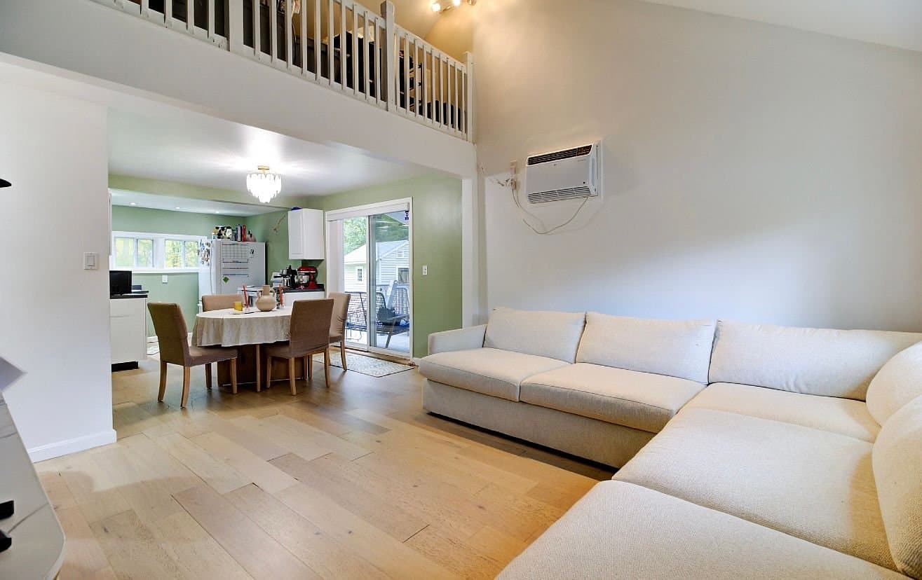North Scituate House: 188 Snake Hill Rd
