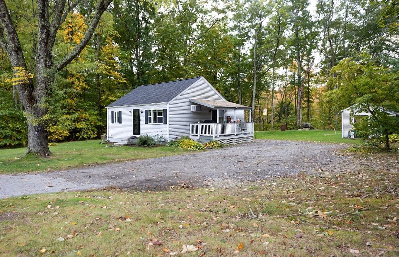 North Scituate House: 188 Snake Hill Rd