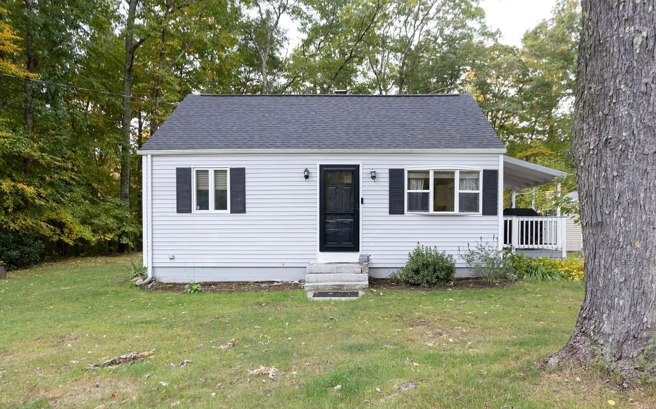 North Scituate House: 188 Snake Hill Rd