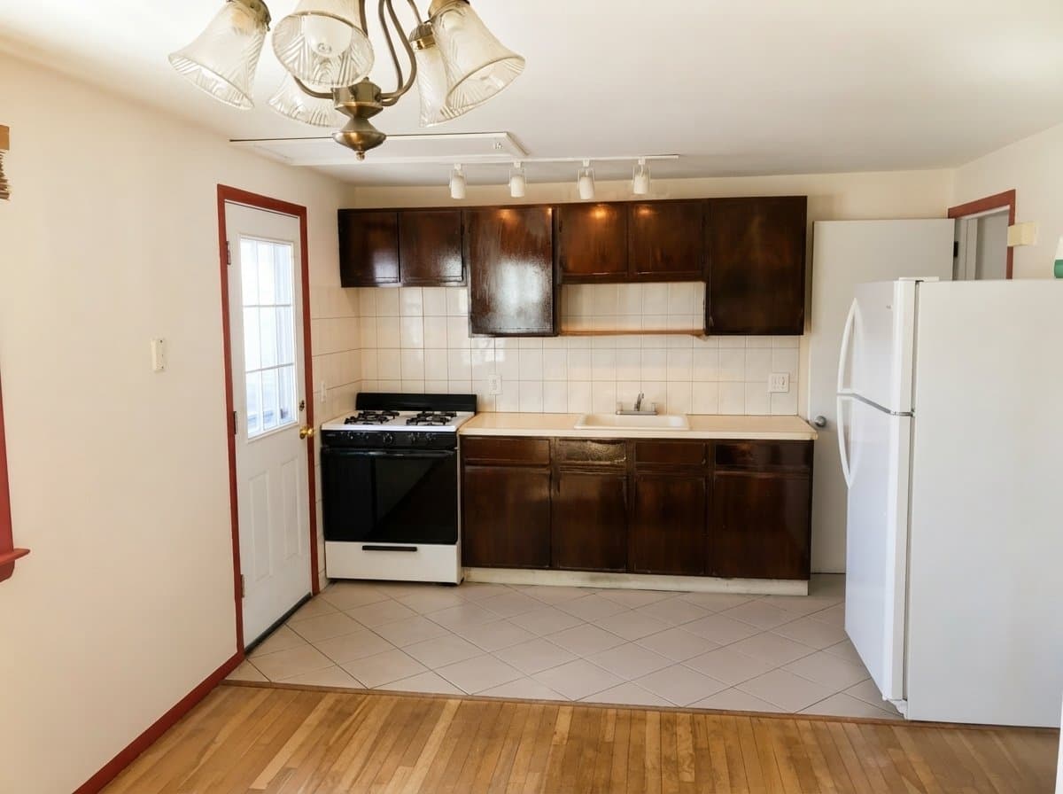 Oakdale Condo: 6 Carolina Dr