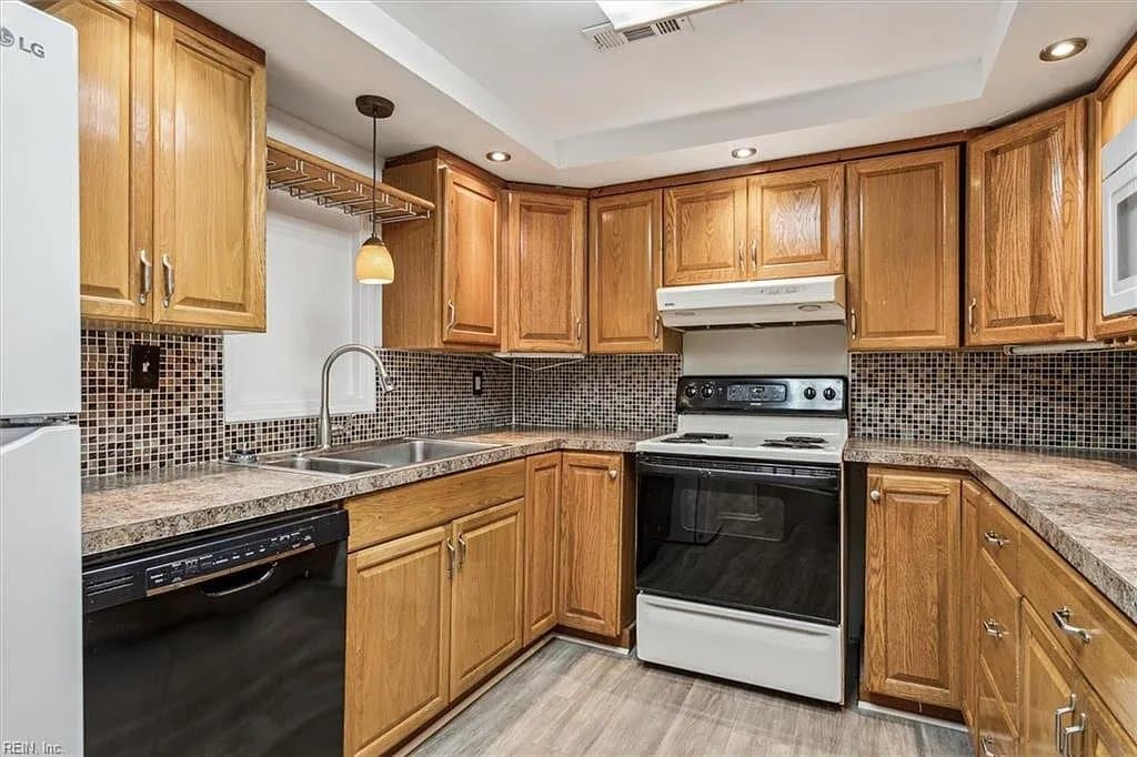 Newport News Single Room: 331 Advocate Ct