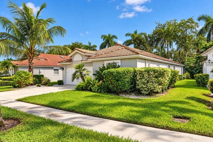 Boynton Beach House: 9638 Harbour Lake Cir