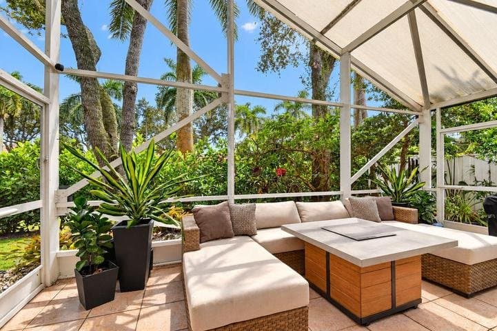 Boynton Beach House: 9638 Harbour Lake Cir