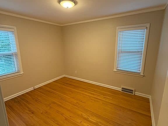 Dearborn House: 23800 Buckingham St