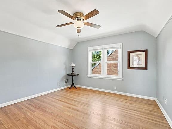 Dearborn House: 23800 Buckingham St