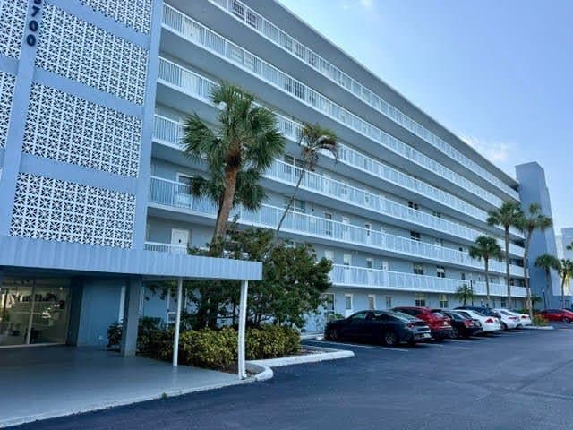 Boca Raton Condo: 5700 NW 2nd Avenue N 608
