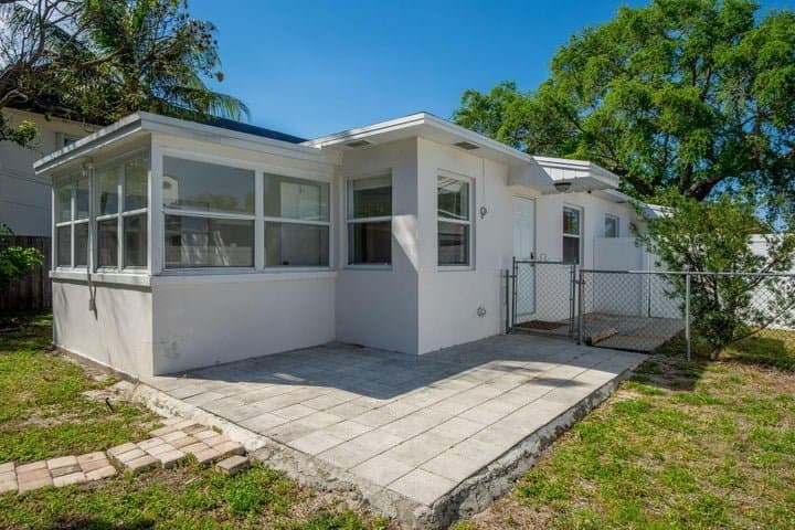 Delray Beach Condo: 214 NE 11th Street #B