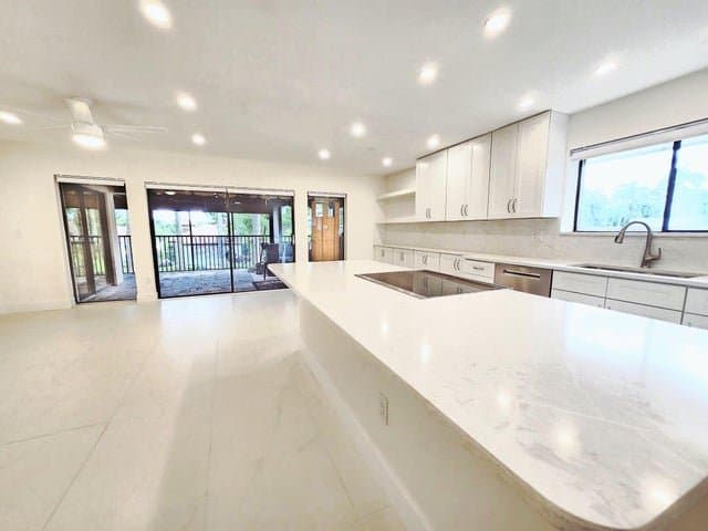 Delray Beach Condo: 30 Pelican Pointe Dr Apt 201