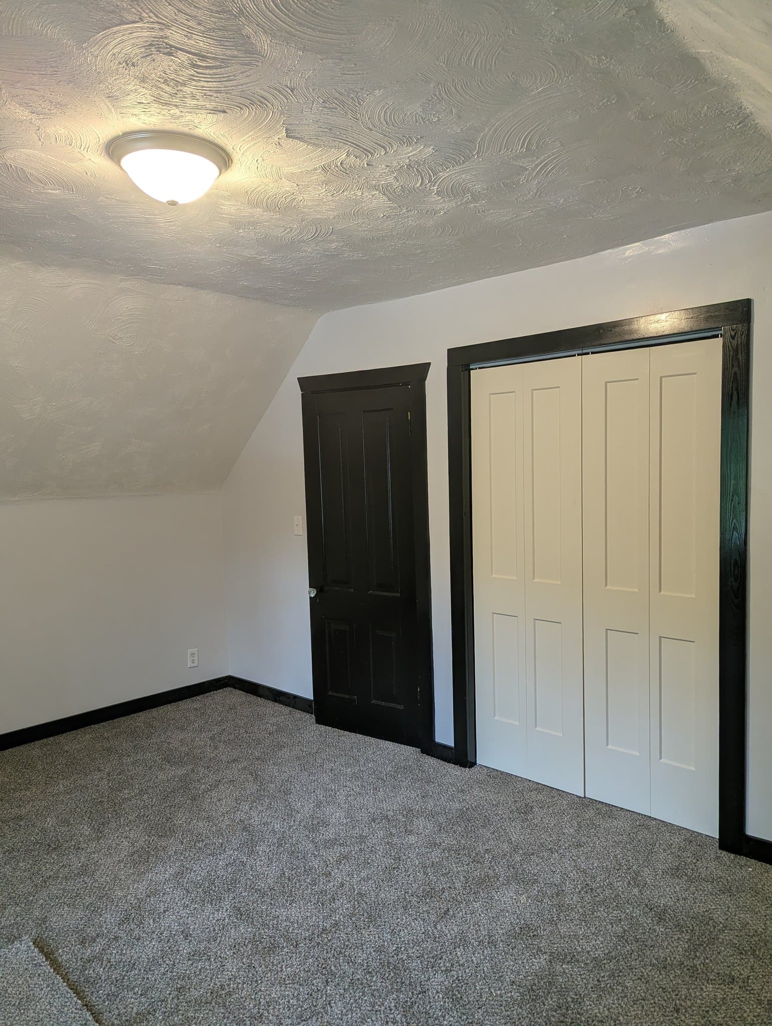 Jordan House: 217 1st St W
