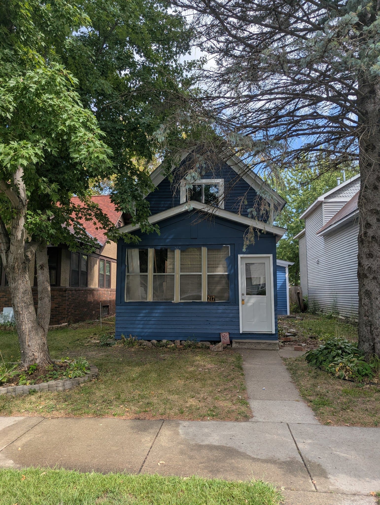 Jordan House: 217 1st St W