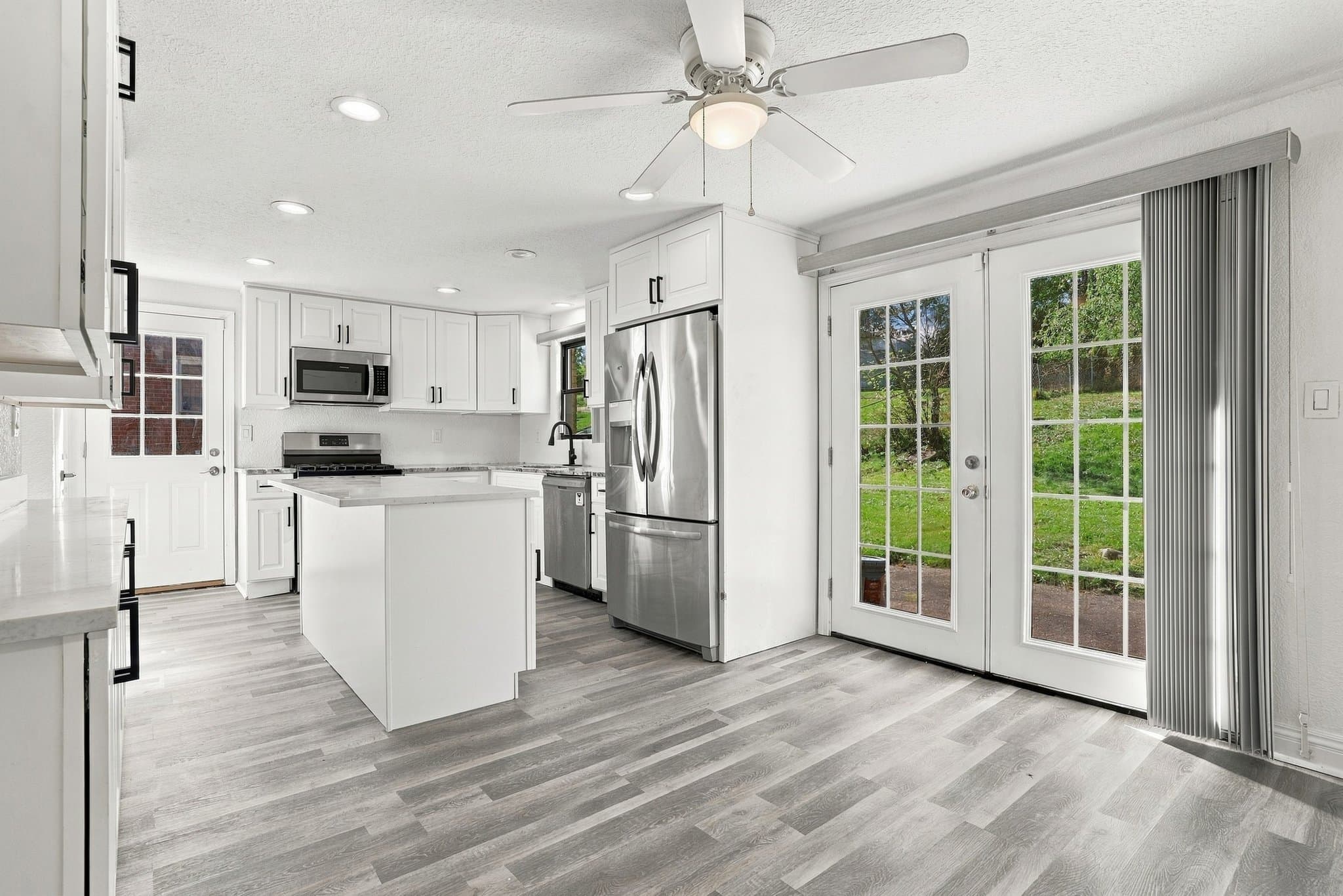 Bethel Park House: 5560 Clarene Dr