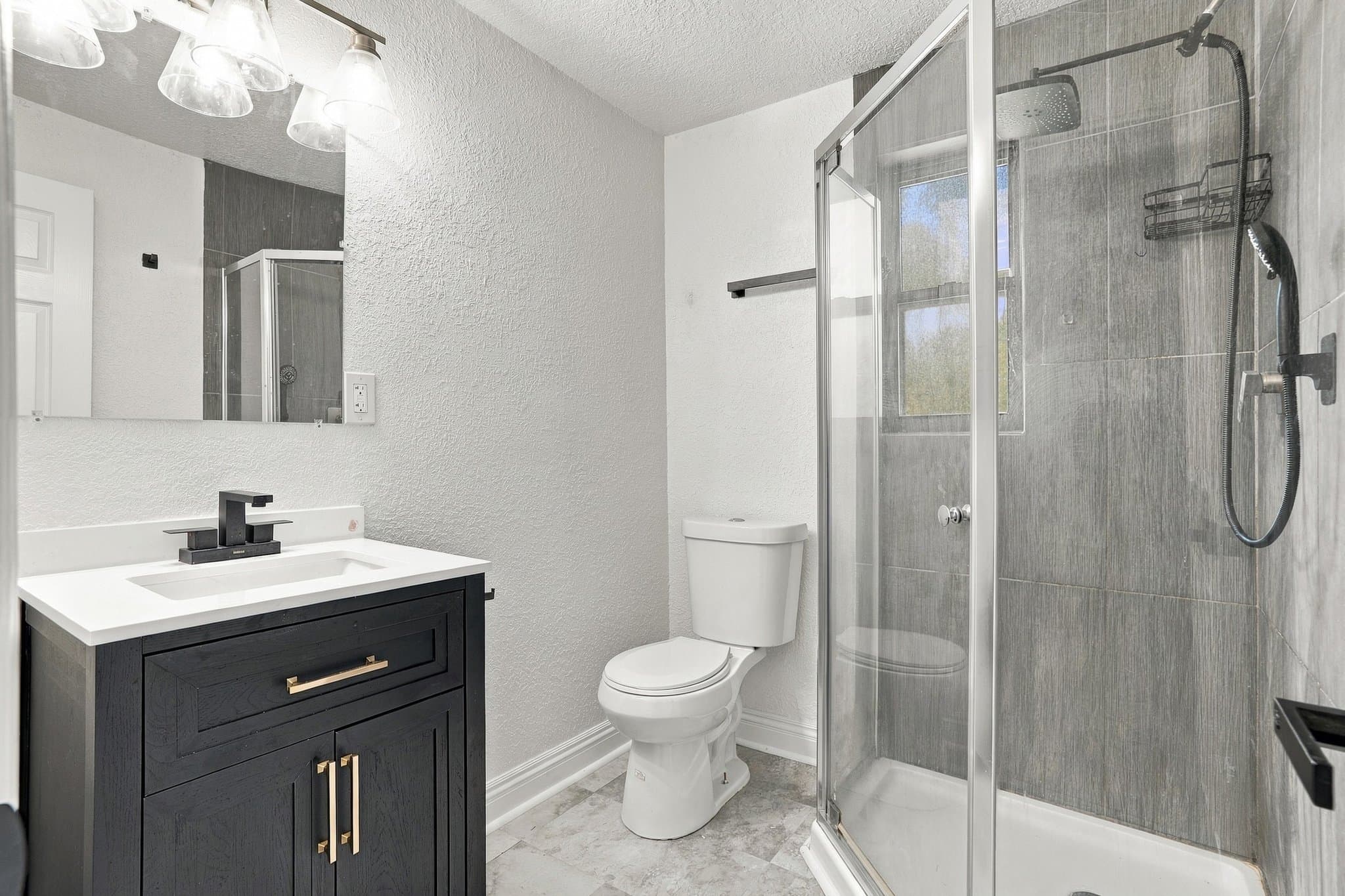 Bethel Park House: 5560 Clarene Dr