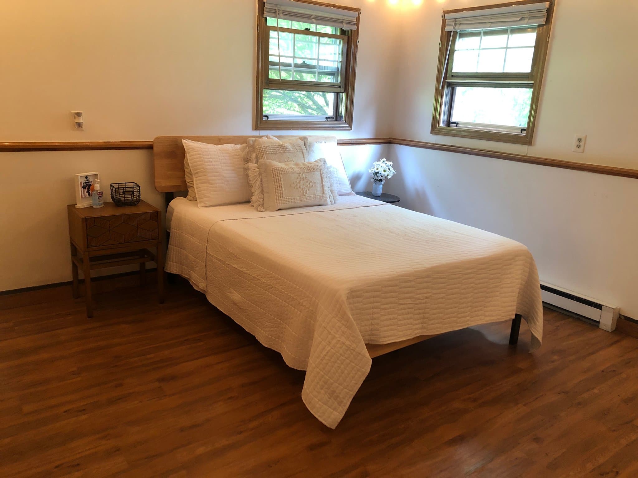 Upton Apartment: 164 Main St
