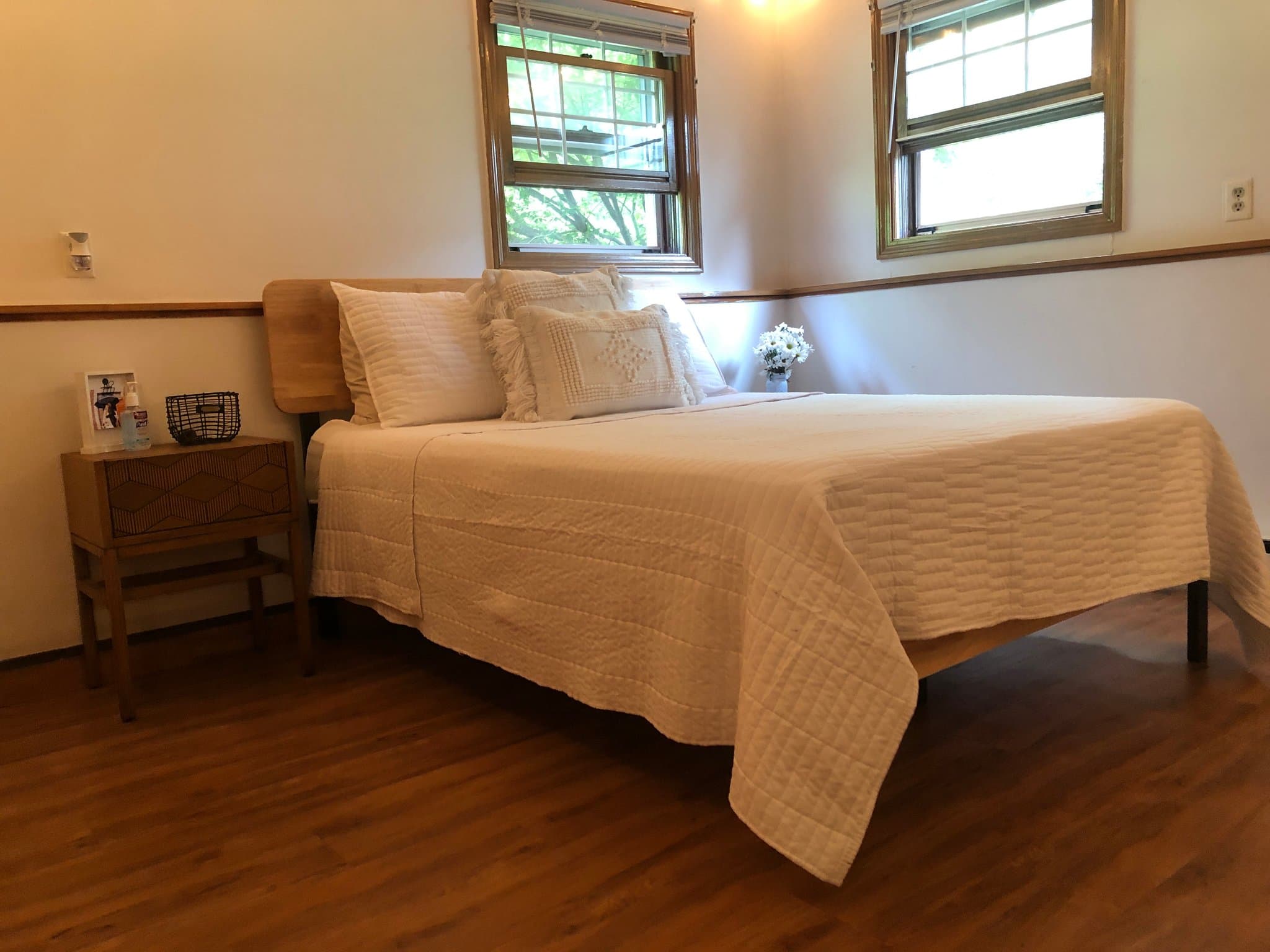 Upton Apartment: 164 Main St