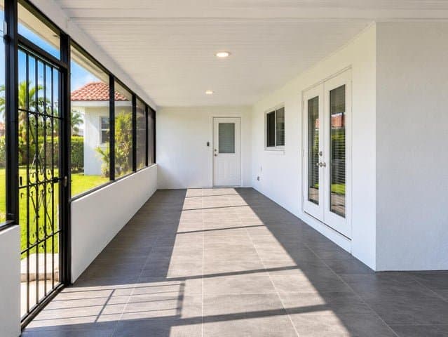 Boca Raton House: 266 SW 12th St