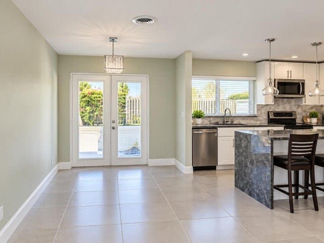 Boca Raton House: 266 SW 12th St