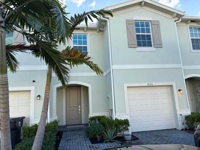Lake Worth Townhome: 4181 Lagoon Shore Dr