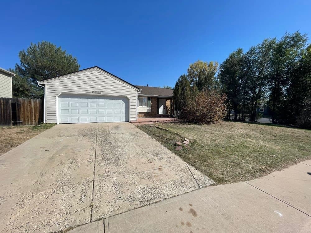 Thoronton House: 11324 grape cir