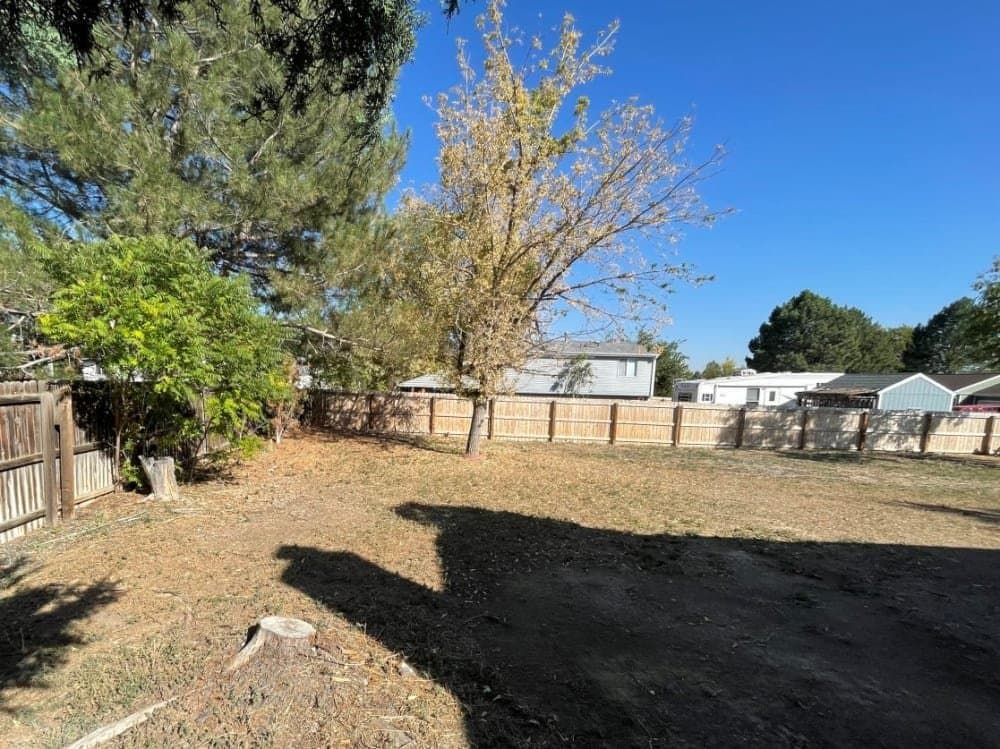 Thoronton House: 11324 grape cir