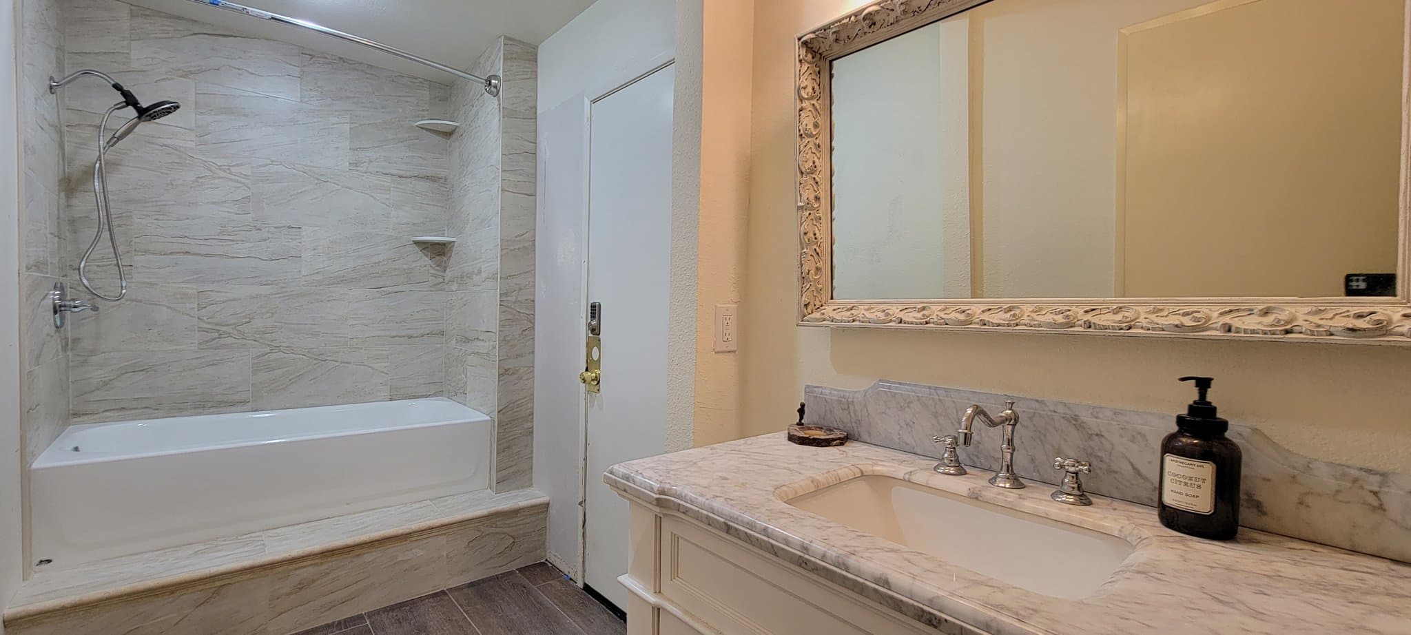 Menifee House: 30152 Shoreline Dr