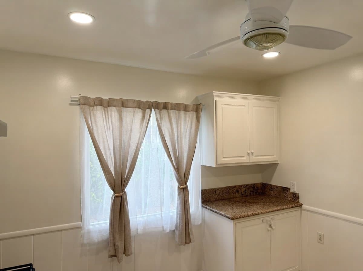 Montrose Apartment: 2320 Mira Vista Ave