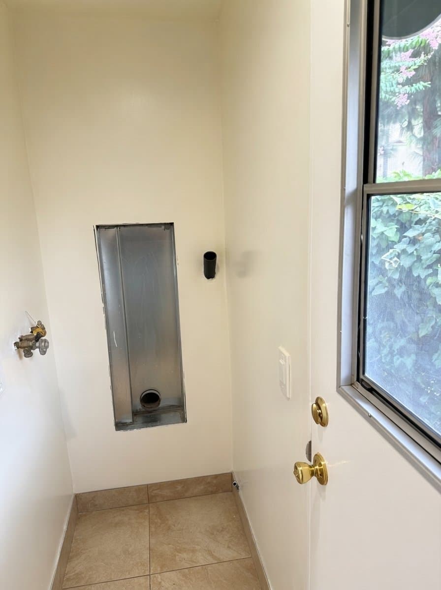 Montrose Apartment: 2320 Mira Vista Ave