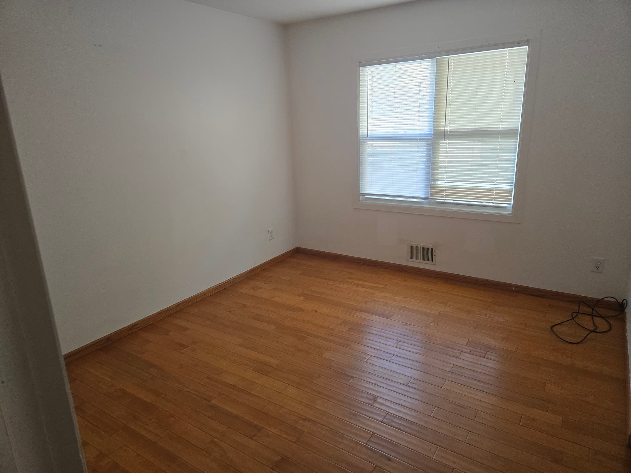 columbia hieghts Multiplex: 1401-1403 parkview lane ne
