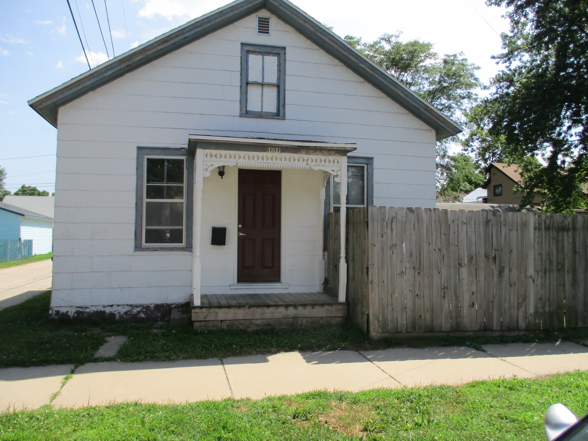 La Crosse House: 1014 Denton St