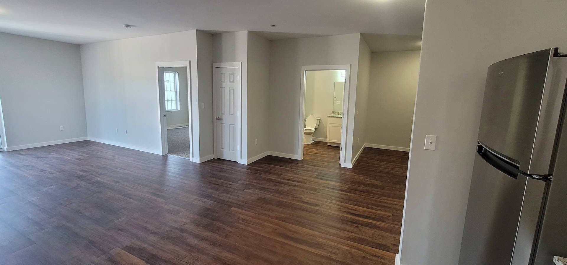 East Haven Apartment: 85A Hemingway Ave ( 55 + Community)