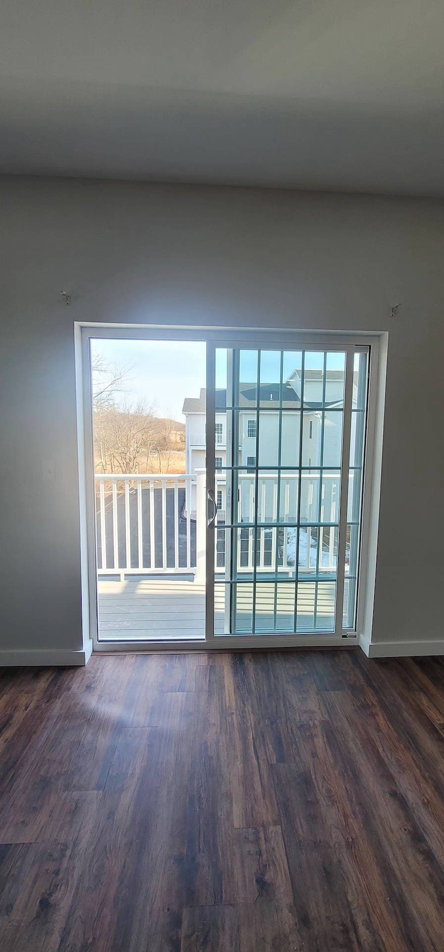 East Haven Apartment: 85A Hemingway Ave ( 55 + Community)