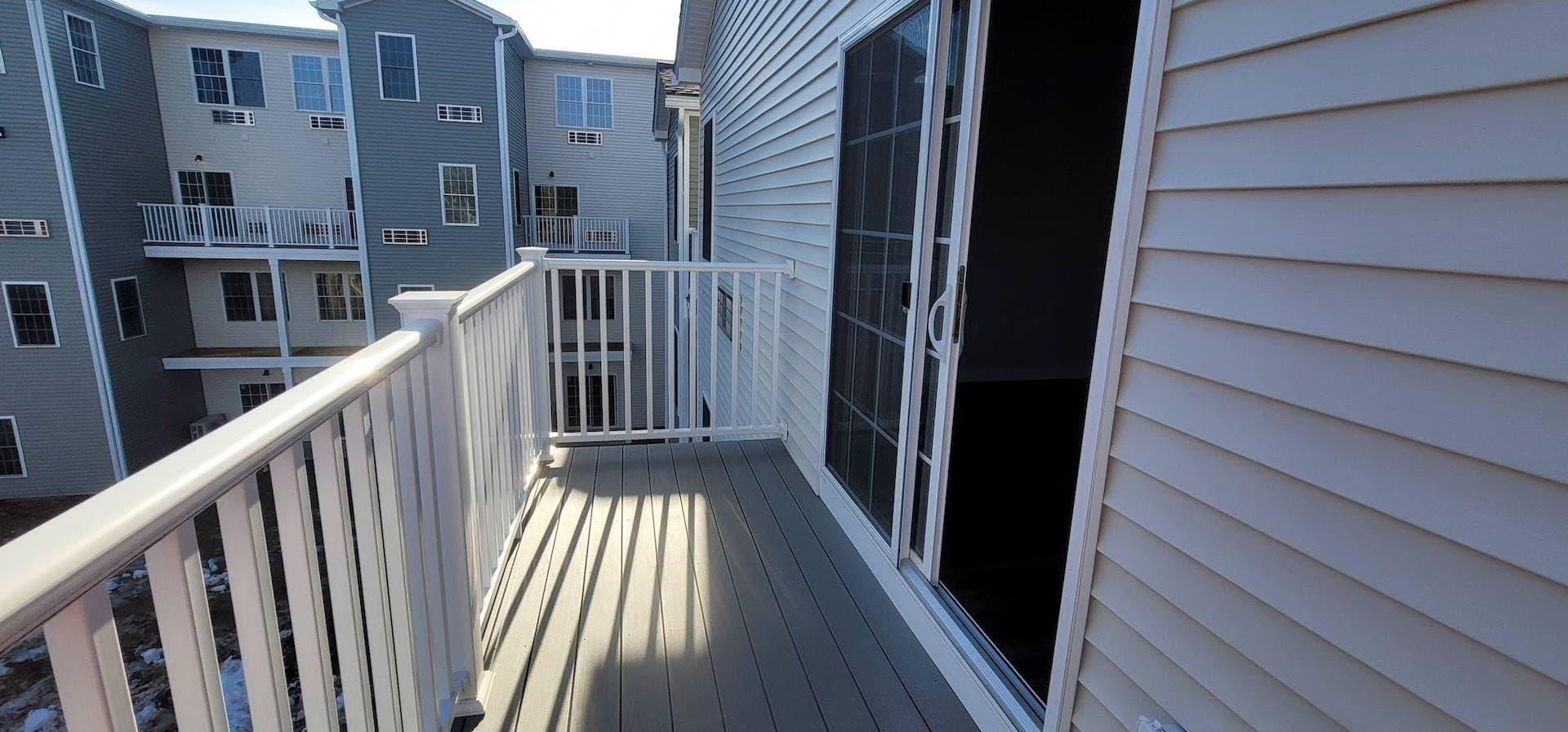 East Haven Apartment: 85A Hemingway Ave ( 55 + Community)