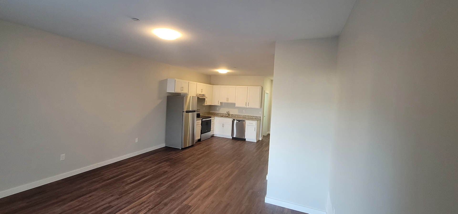 East Haven Apartment: 85A Hemingway Ave ( 55 + Community)