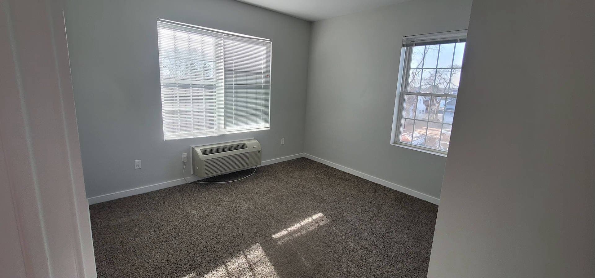 East Haven Apartment: 85A Hemingway Ave ( 55 + Community)