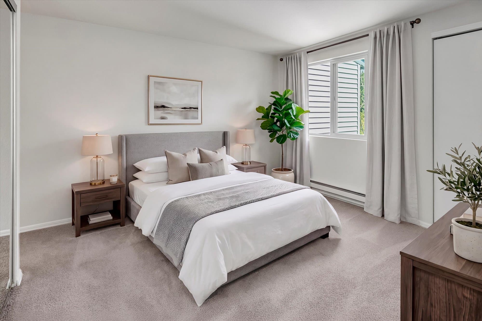 Bellevue Condo: 12740 NE 10th Pl