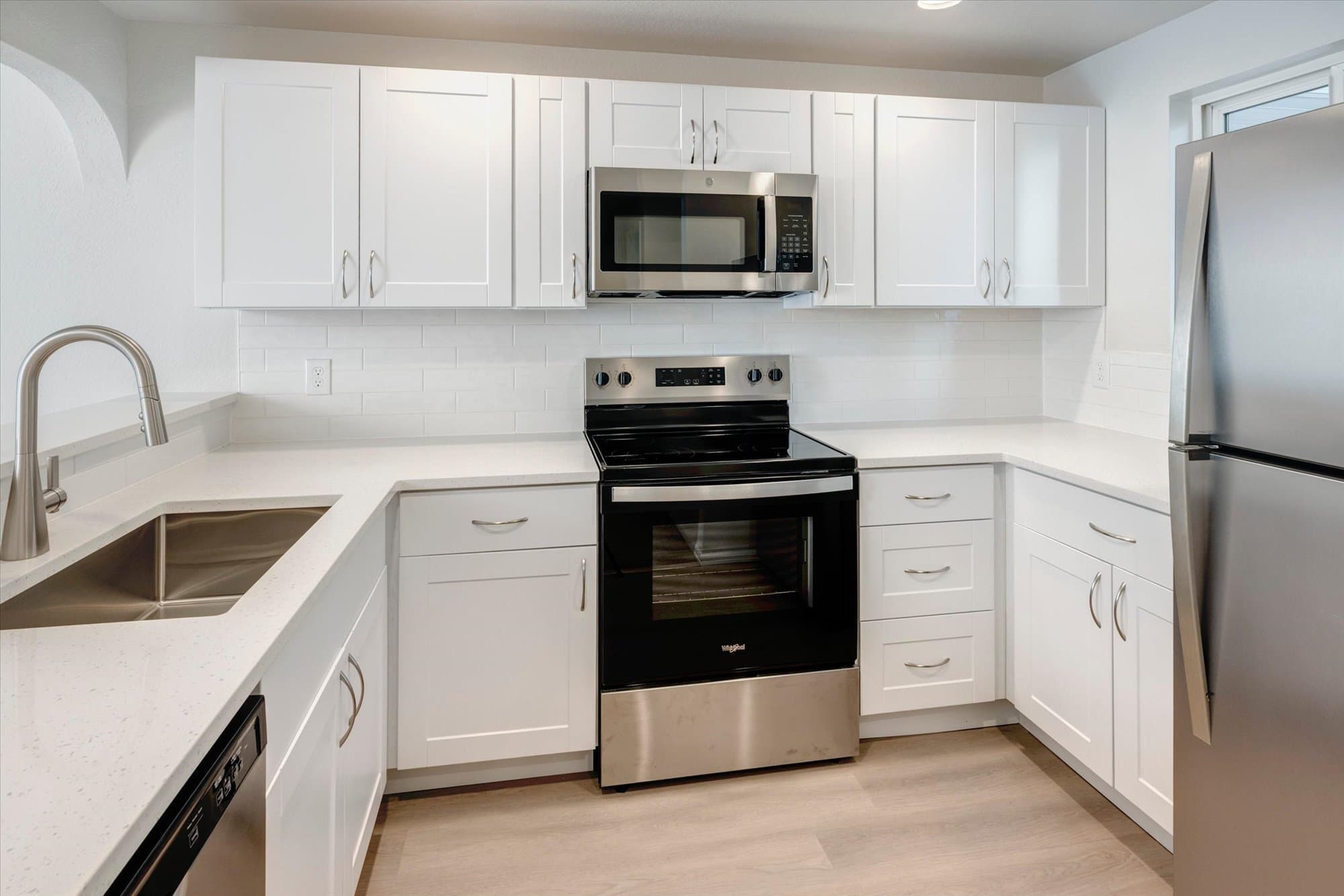 Bellevue Condo: 12740 NE 10th Pl