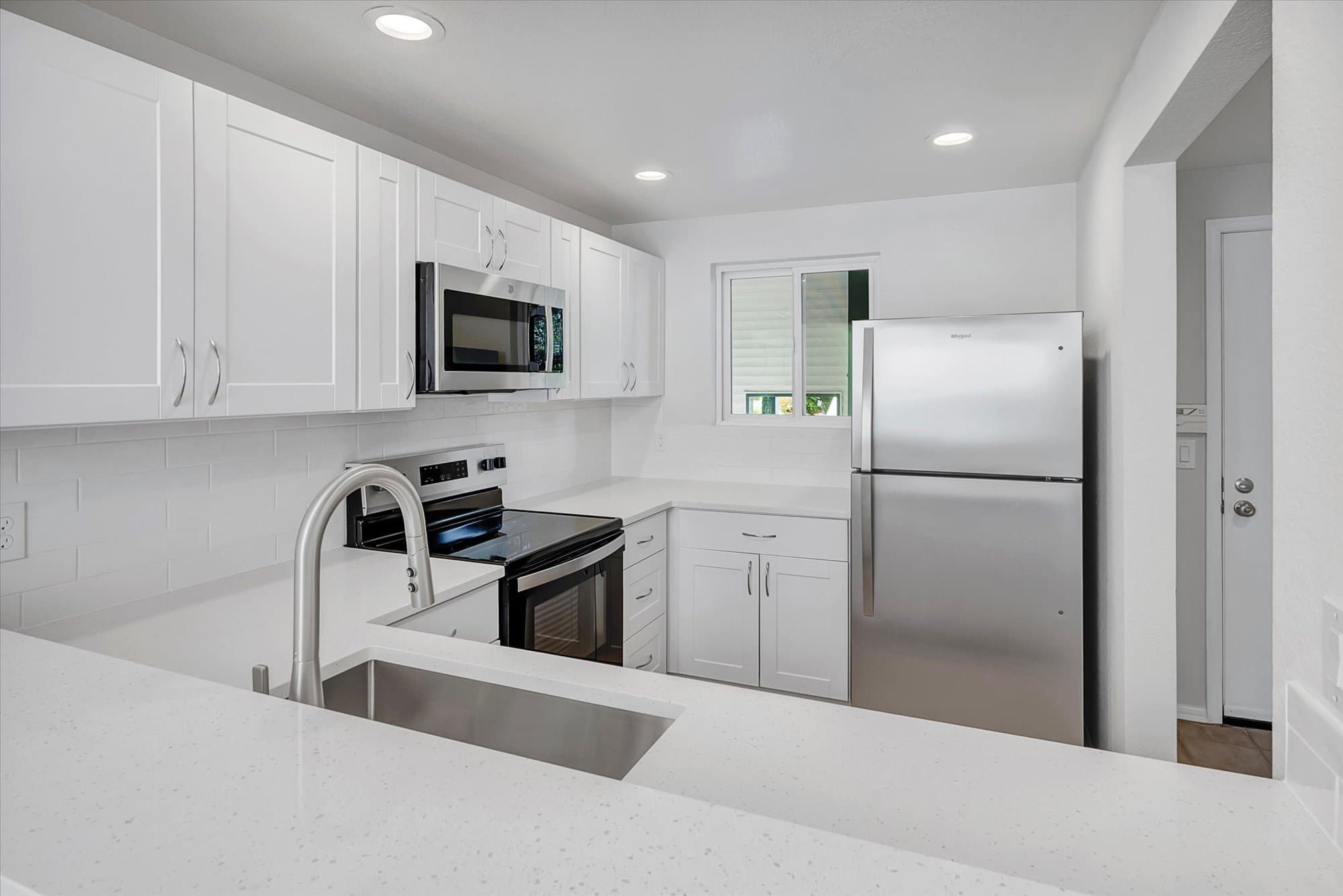 Bellevue Condo: 12740 NE 10th Pl