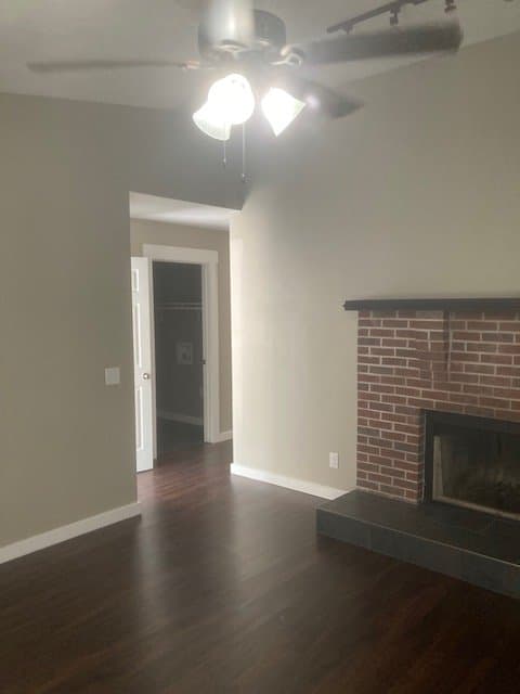 Rogers Townhome: 3409 W Wood St