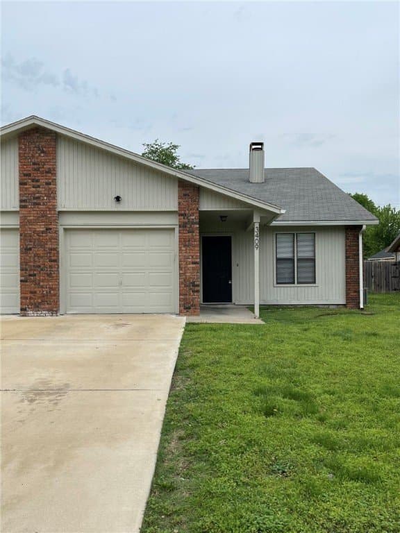 Rogers Townhome: 3409 W Wood St