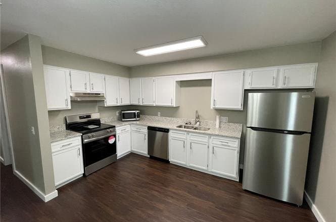 Rogers Townhome: 3409 W Wood St