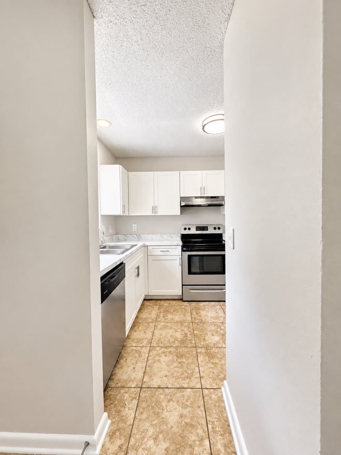 Tampa Townhome: 2572 Monica Ct