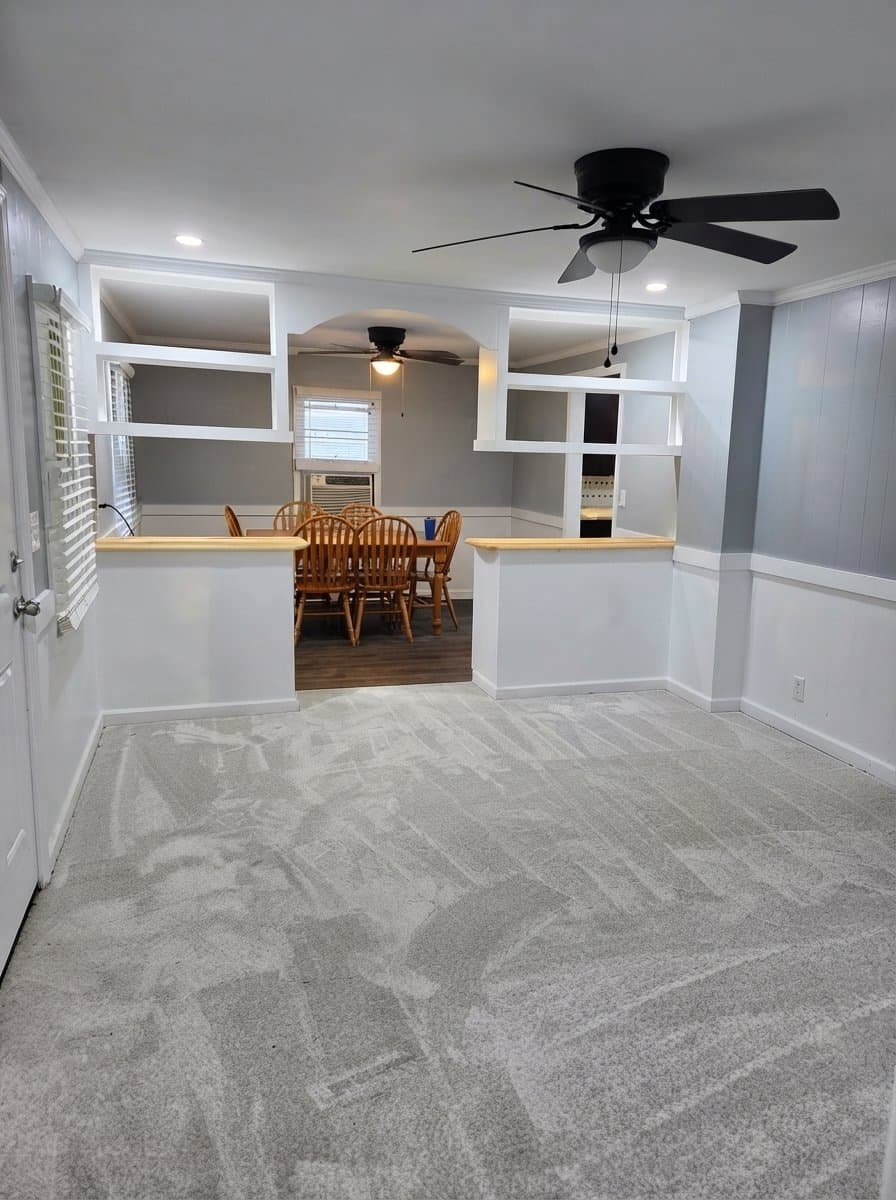 Tabor City House: 113 W 8th St