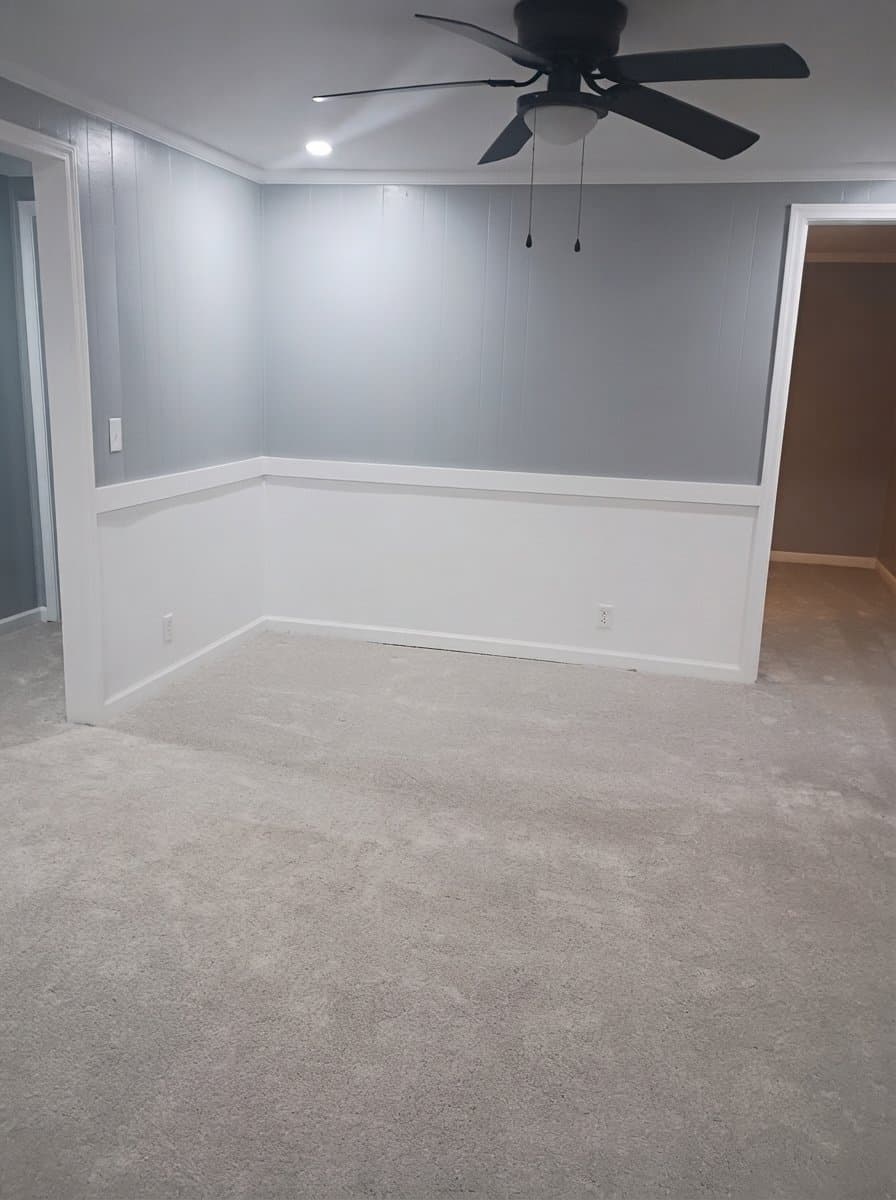 Tabor City House: 113 W 8th St