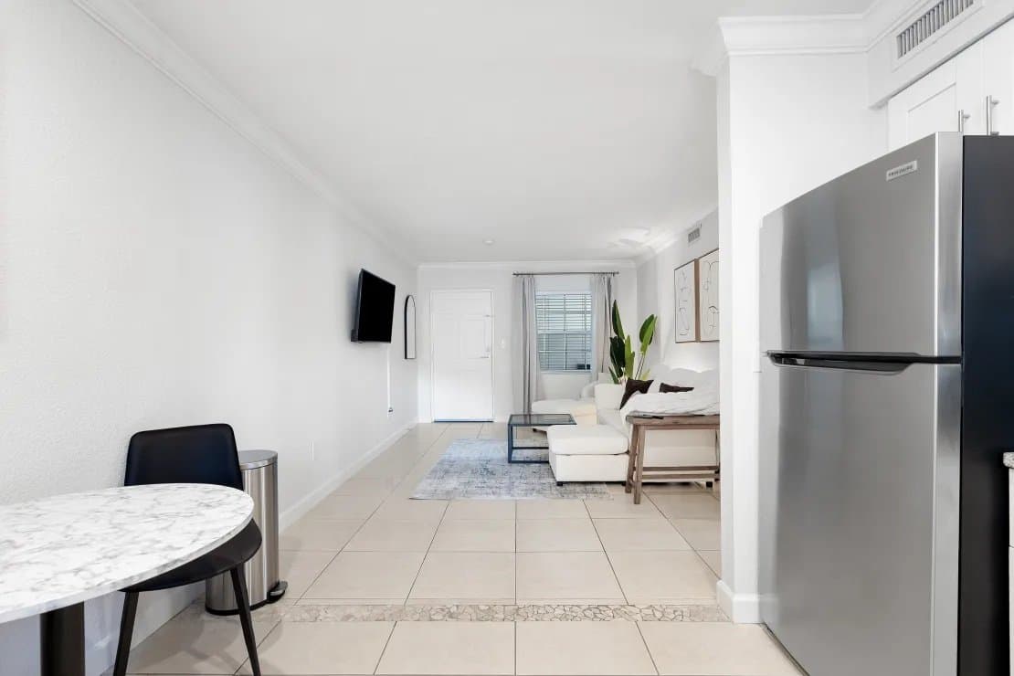 Tampa Apartment: 3215 W Swann Ave