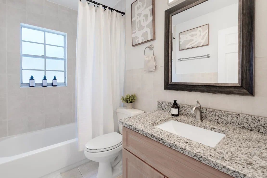 Tampa Apartment: 3215 W Swann Ave