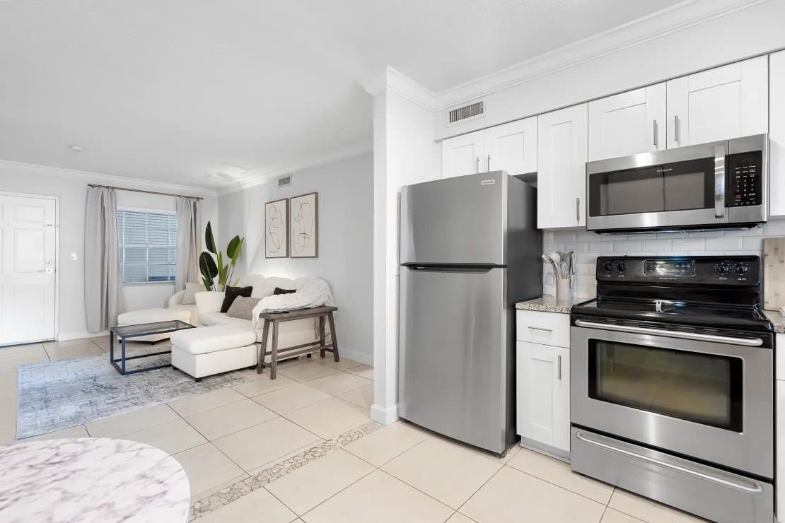 Tampa Apartment: 3215 W Swann Ave