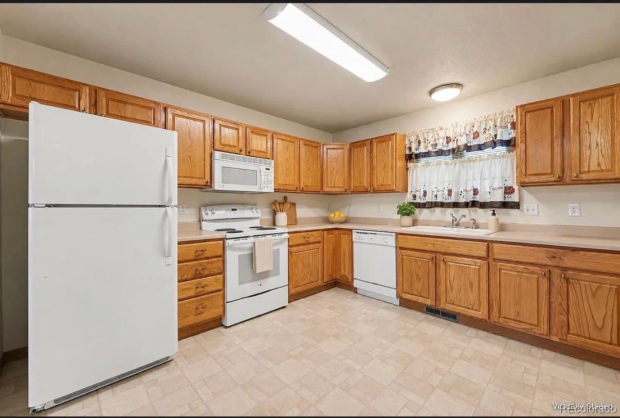 Brighton Townhome: 2514 E Egbert St