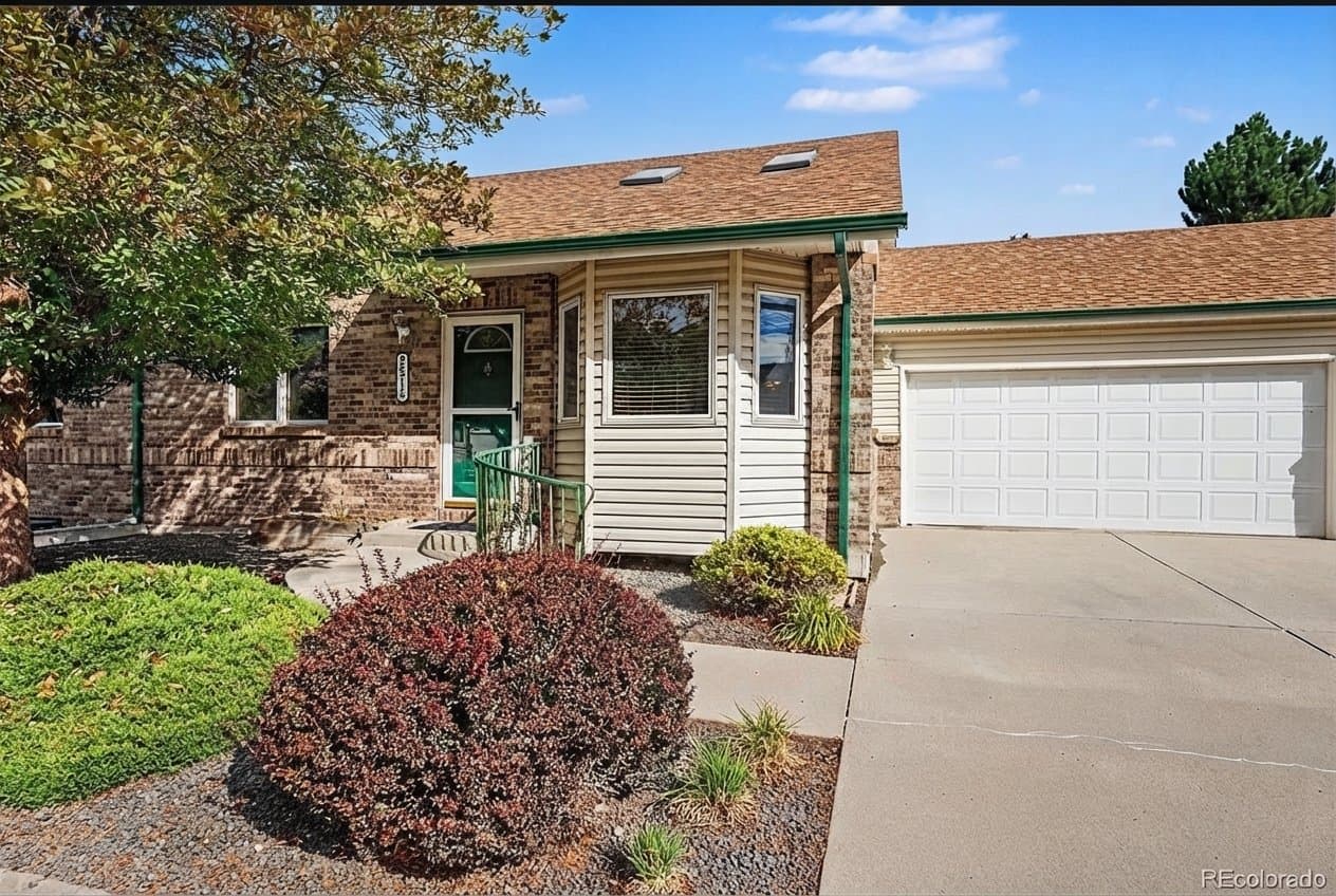 Brighton Townhome: 2514 E Egbert St