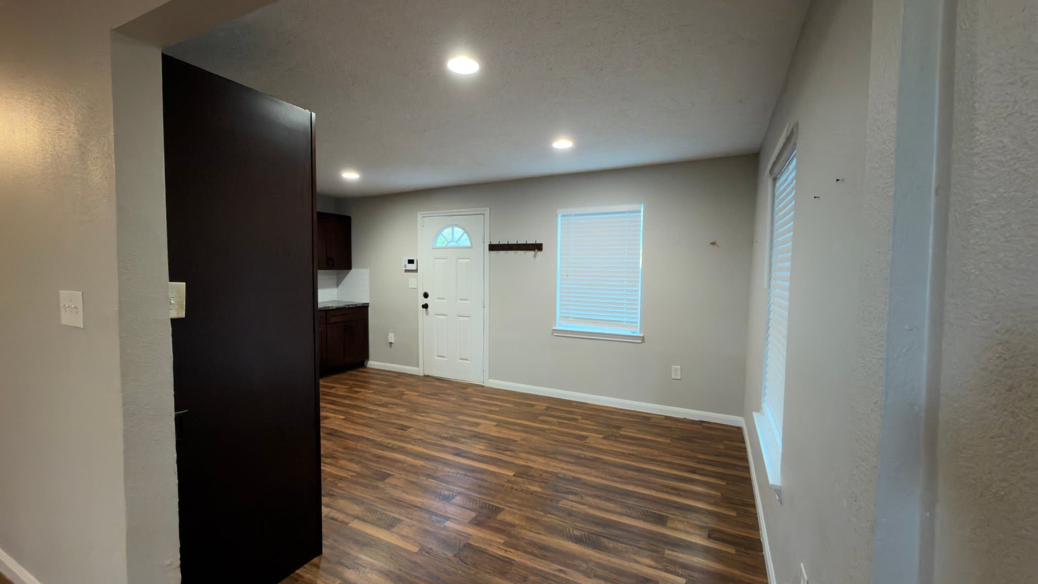 New Caney House: 28174 FM 1485 East