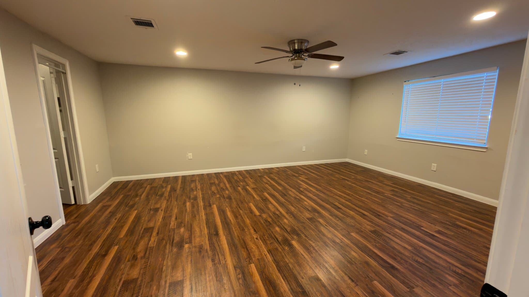 New Caney House: 28174 FM 1485 East